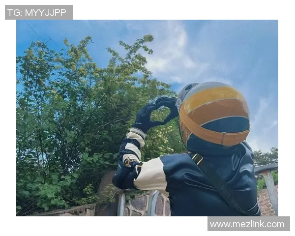 路边偶遇足球明星瞬间捕捉到的精彩时刻与我的小故事