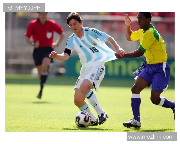 阿根廷黑人足球明星的辉煌历程与对足球的热爱之路 阿根廷黑人足球明星的辉煌历程与对足球的热爱之路